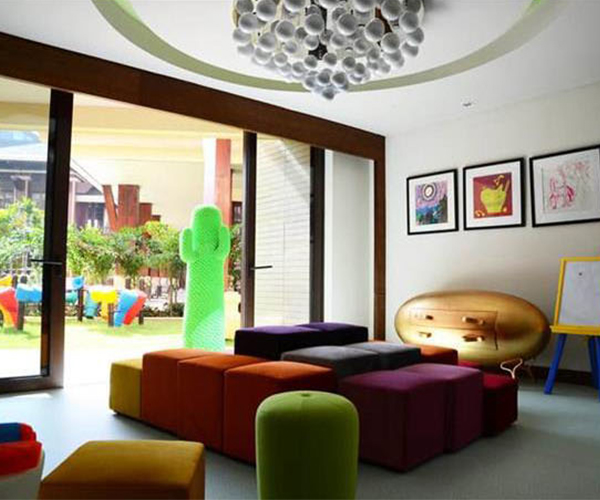 酒店玻璃鋼雕塑定制